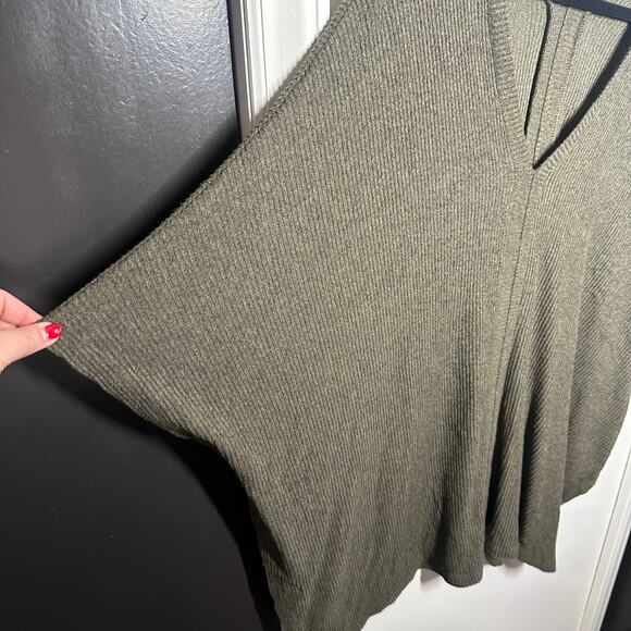 Cherish Women's Olive Green Ribbed Knit Poncho Tunic Oversized Top Size Small - Picture 3 of 7